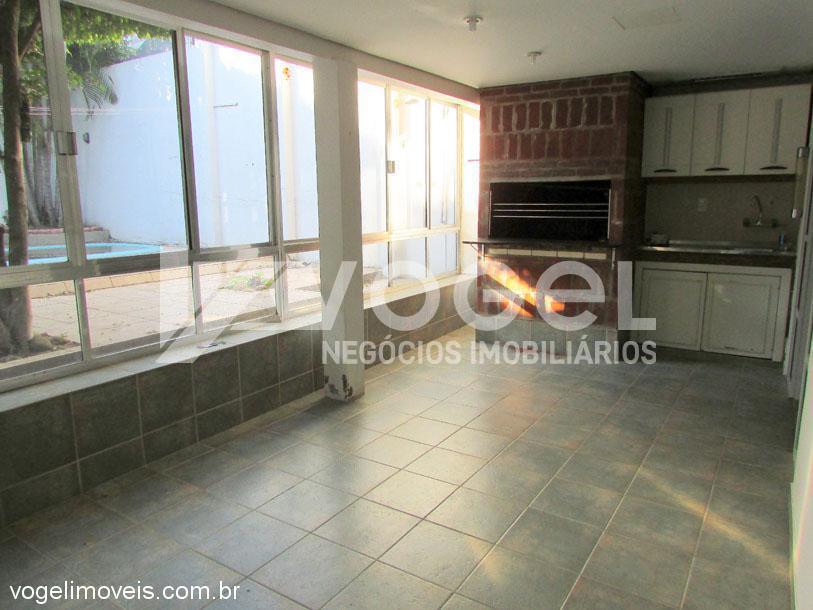 Casa à venda com 3 quartos, 558m² - Foto 1